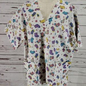 T.L.C. Women 1X Scrub Top V-Neck Short Sleeve Sock Print White Multi-Color